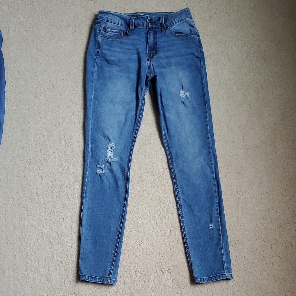 Classic Blue Women's mid rise Jeans size 2 28.5”